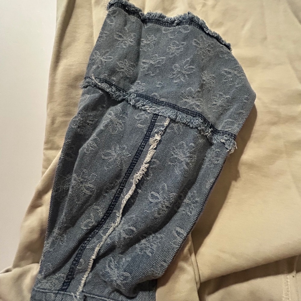 Blue Velvet Deconstructed Floral Denim Patchwork Sweatshirt Tan Blue Medium NWT - Picture 7 of 7